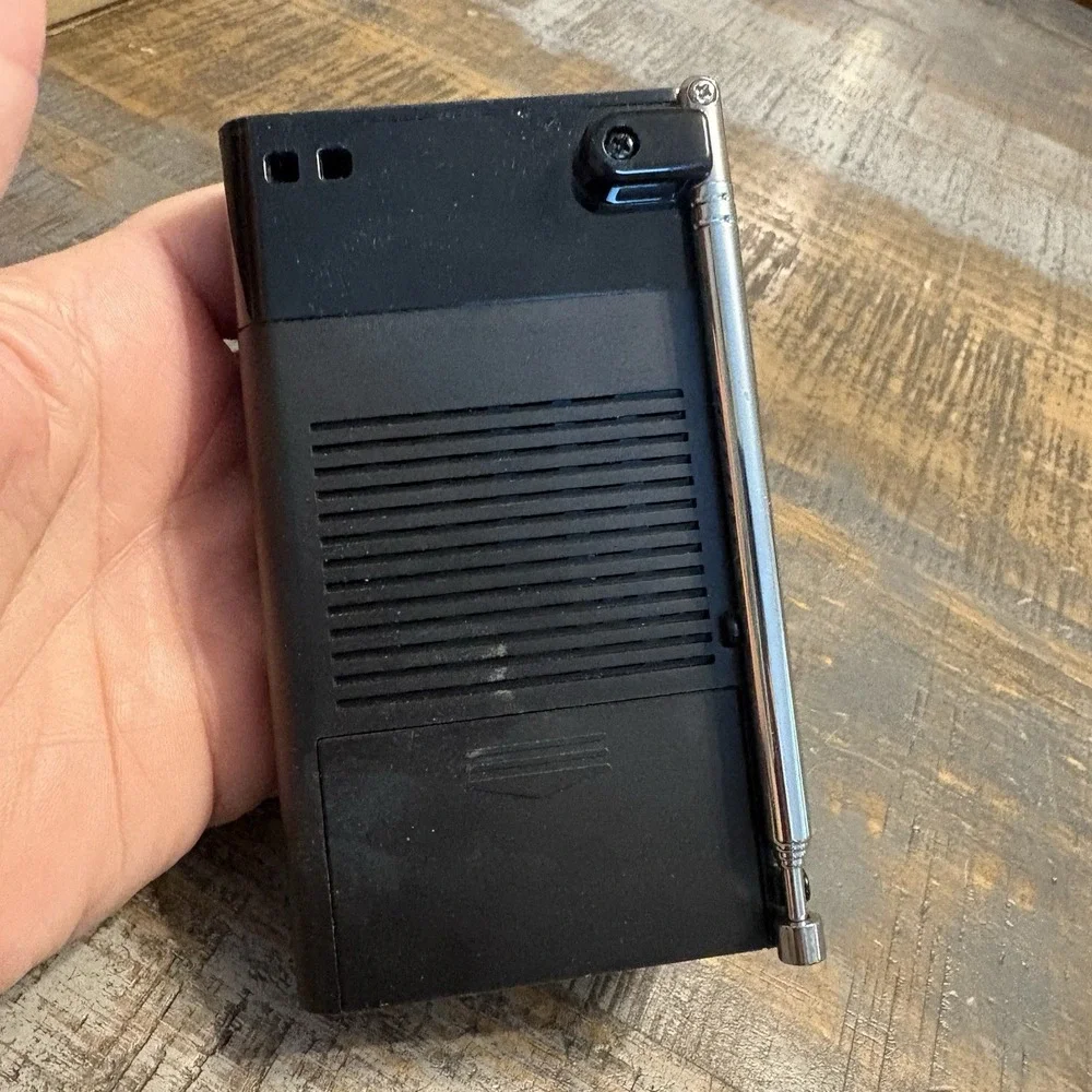 Sony Handheld Portable FM/AM Radio ICF-P26 Tested Working